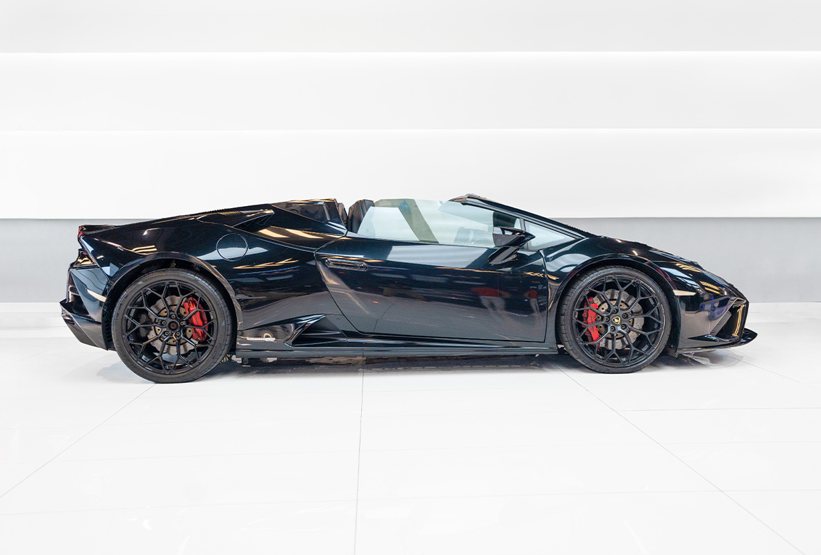 Lamborghini-EVO-Black-03