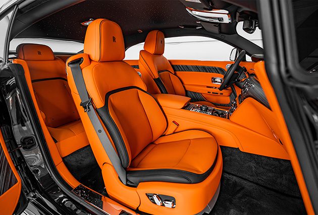 Rent-Rolls-Royce-Spectre-in-Dubai-2